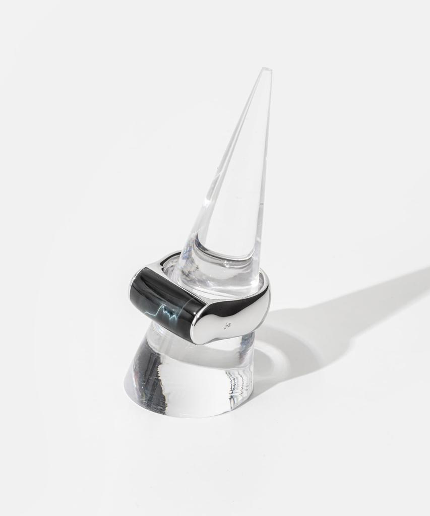 Tom Wood Hawk Eye Crest Ring aus recyceltem Sterlingsilber 925 mit recyceltem weißen Rhodium Blauer Falken-Falke Marke 58 Japanische Größe 18 Plattierung, Auge,