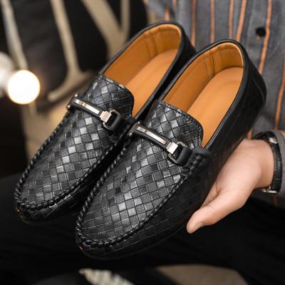 Herren Schwarze Ledermokassins: Atmungsaktive, vielseitige Low-Top Freizeitschuhe für Frühling und Sommer.