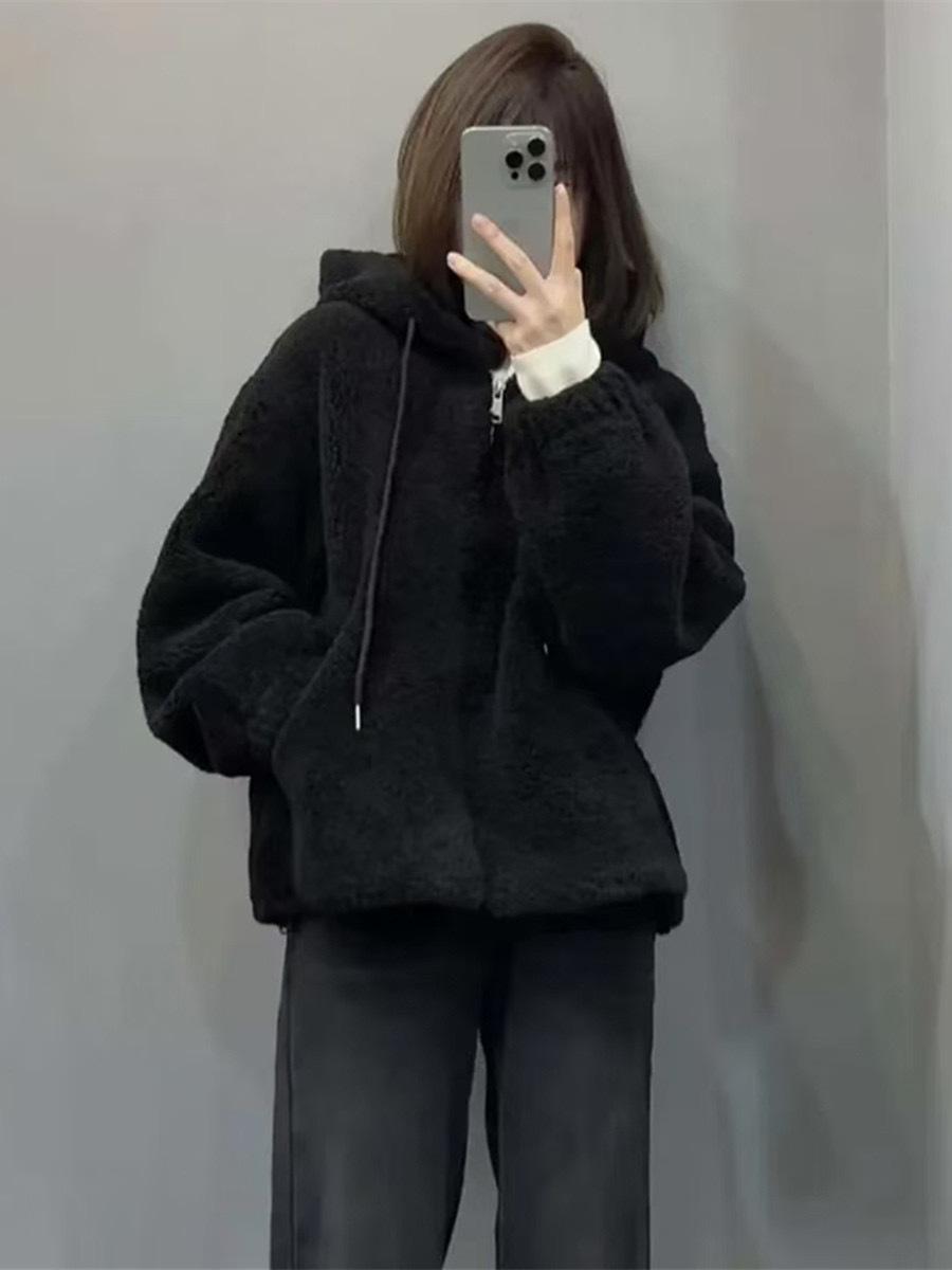 

Модное теплое укороченное пушистое пальто с капюшоном, однотонное, женское, новая коллекция осень-зима 2025, универсальное, повседневное M чёрный