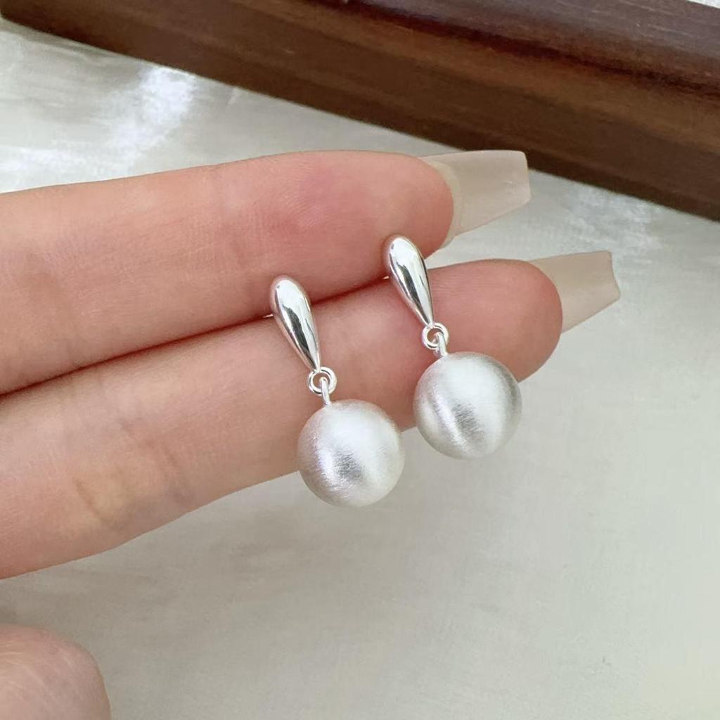 Retro Brushed Metal Ball Stud Earrings - Elegant, High-End, Versatile Fashion for Women