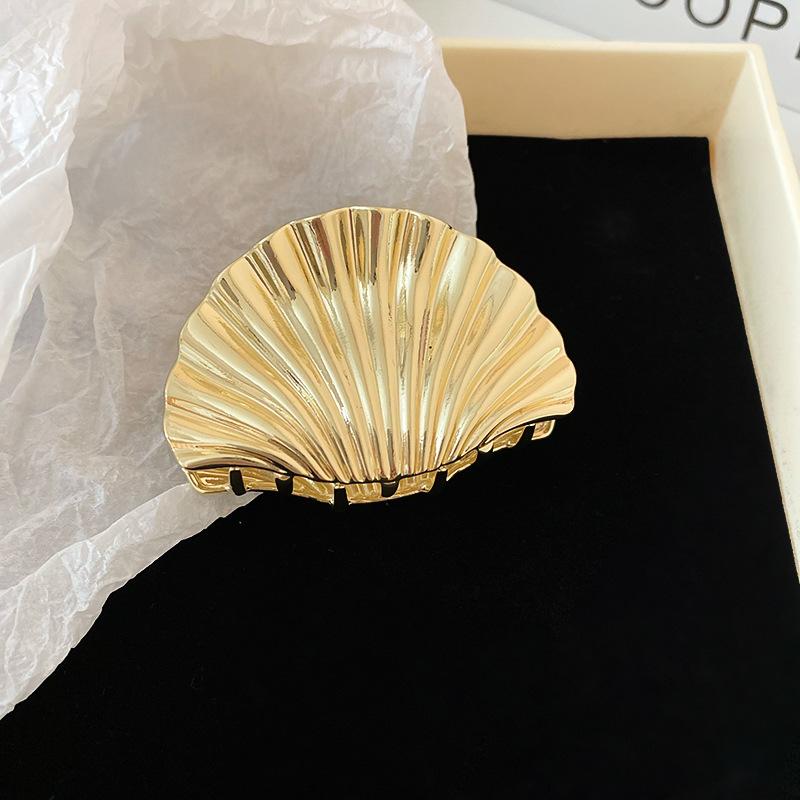 1PC Hit Fashion, Pleated Metal Back Of The Head, Hair Grabbing Clip, European And American Retro Exaggerated Hair Clips, Persona