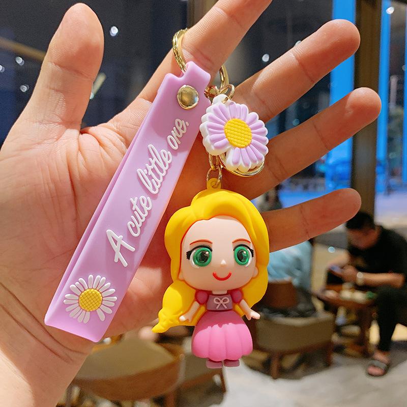 Disney Animation Princess Elsa Cute Car Keychain Snow White Figurine Backpack Charm Motorcycle Keychain Decorative Accessories