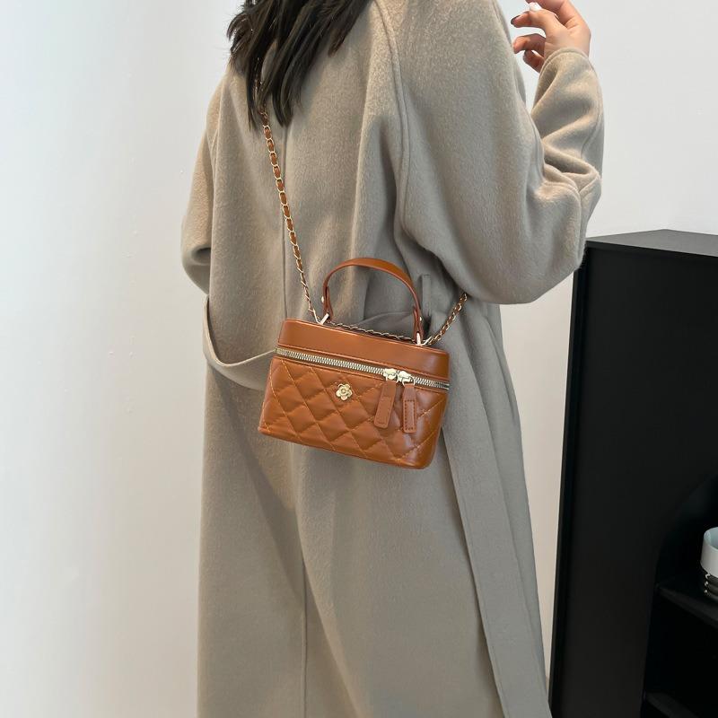 2 Winter new diamond chain portable women's bag fashionable personality shoulder crossbody bucket bag