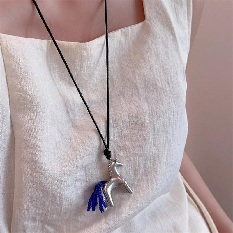 New Arrive Pony Long Necklace Light Luxury Design Versatile Accessory for Women Gift For Birthday Choker Chain