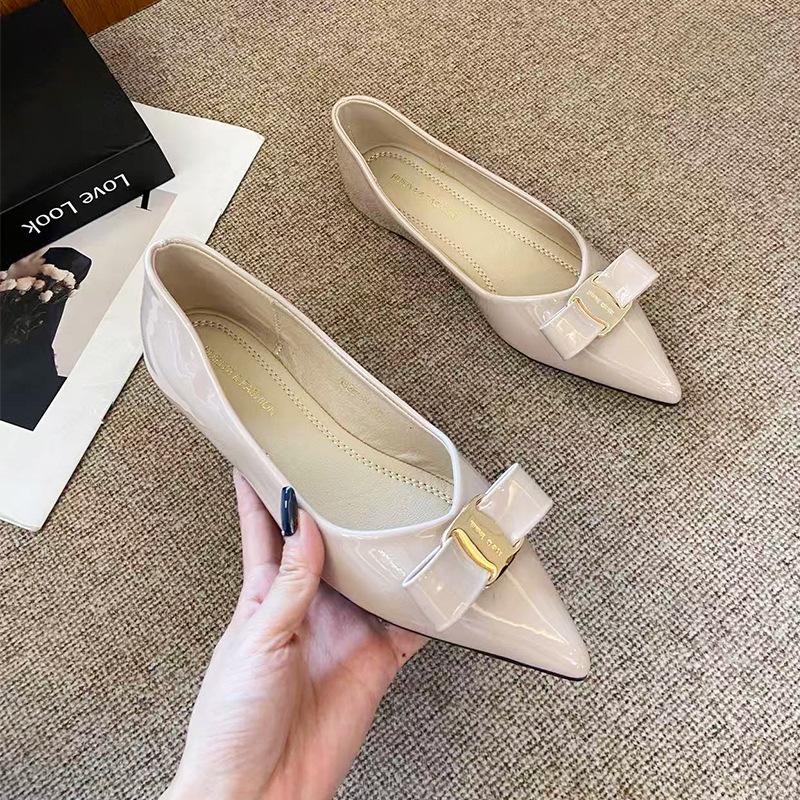 W828-90 Beautiful patent leather bow side empty sandals women's 2025 new sexy pointed not tired feet shoes