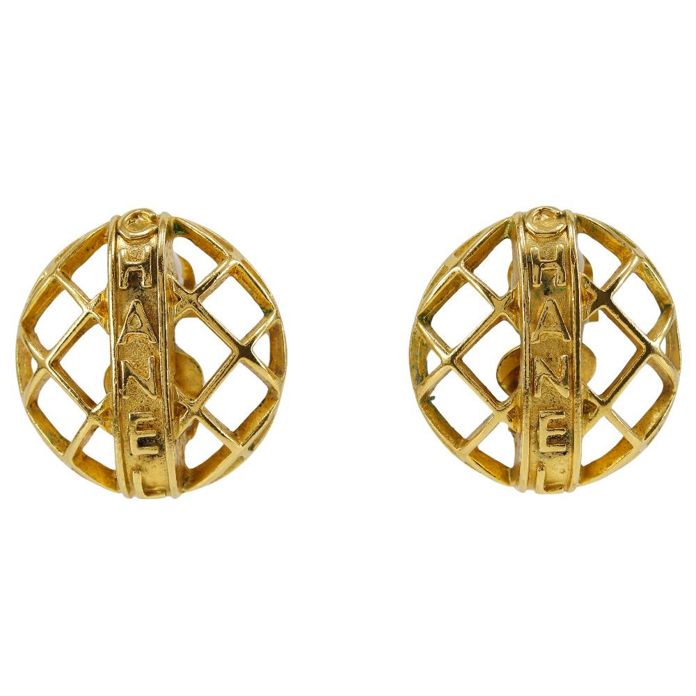 

CHANEL logo Earring vintage Plated Gold 16.4g Women Used