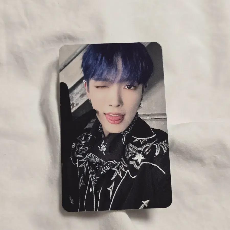 

Ateez Hongjoong Meron Photocard Mini Record Pre-release Unreleased Photocard
