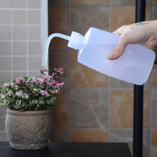 Flaccone a Pressione per Irrigazione in Plastica con Graduazione 250ml 500ml 1000ml Flaccone a Pressione con Beccuccio Stretto Piccolo Strumento per Irrigare le Succulente