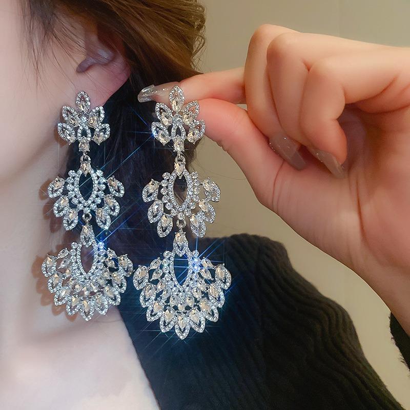 European and American Silver Needle Full Diamond Irregular Earrings Exquisite Luxury Design Earrings Niche Versatile Earrings