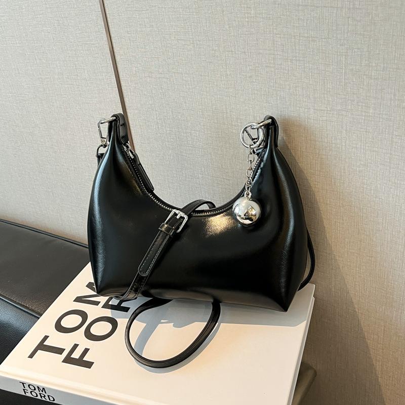 Herbst neue hochwertige Retro Schulter Achseltasche Kissen Tasche einfach Pendler Damen Tasche Nische trendige Umhängetasche