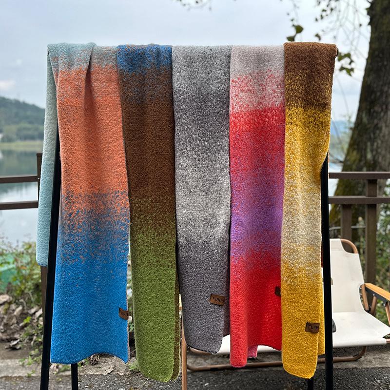 High-end niche scarf women's autumn and winter rainbow-colored knitted shawl thickened warm contrasting color design scarf