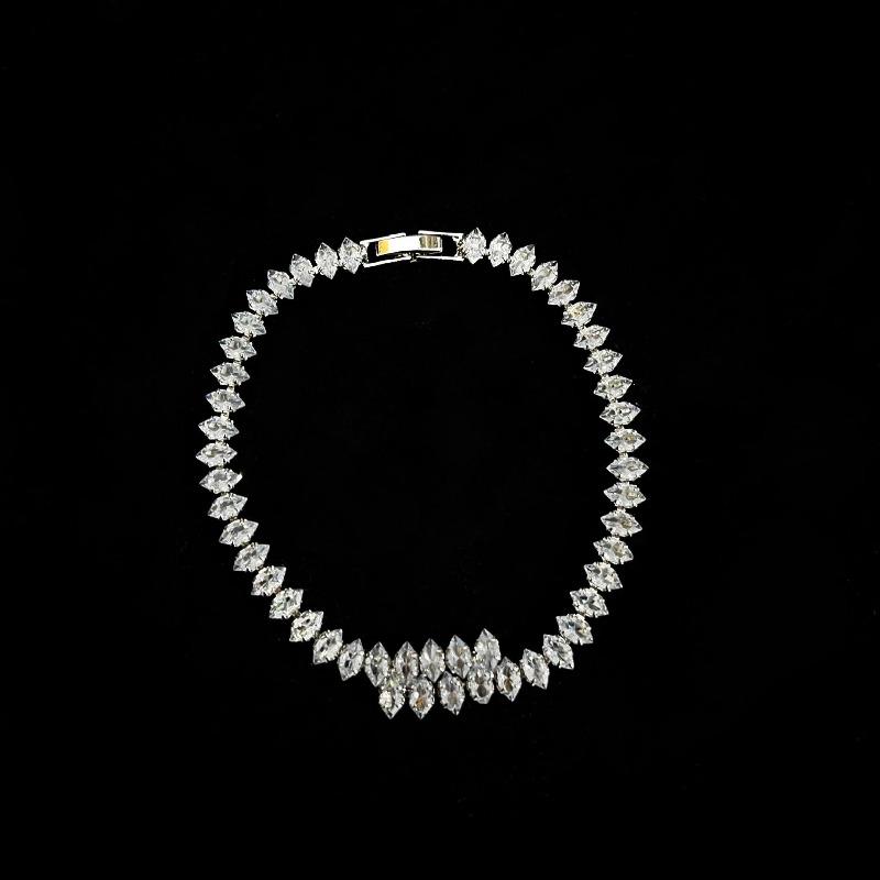 Набор украшений «Ромб» в стиле легкой роскоши Свадебный набор украшений Модное колье с кристаллами Трехкомпонентный набор украшений