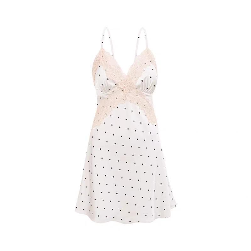 

Шикарная ночная сорочка-пижама в горошек с кружевной отделкой, на бретелях-спагетти и с нагрудными вкладышами. XL (60-70 kg)