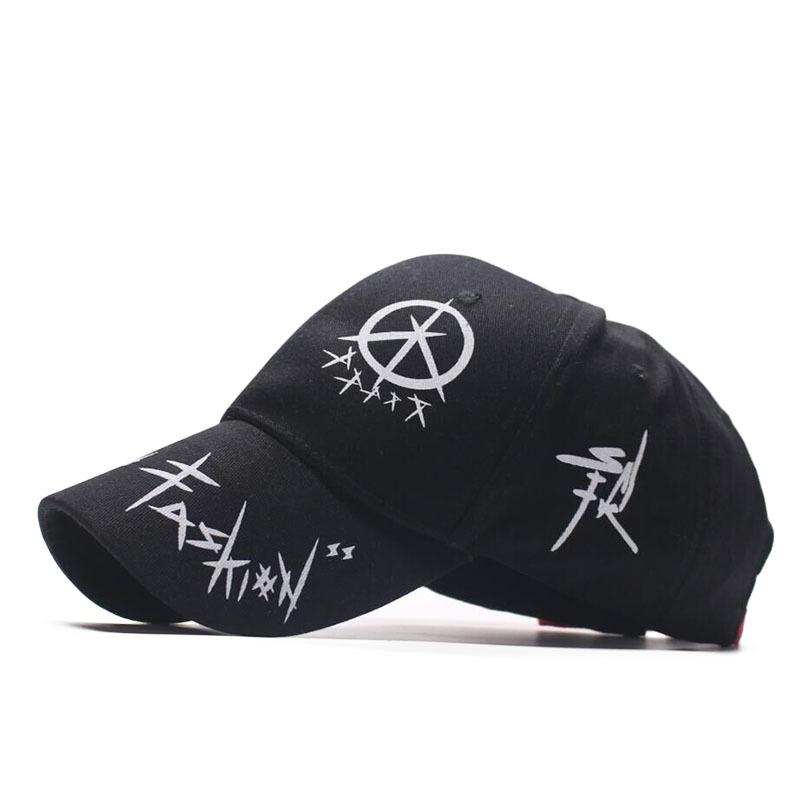 Hut Damen Koreanische Version Vielseitig Graffiti Schwarz-Weiß-Spleißkappe Sommer-Baseballkappe Herren Fünfzack-Sonnenkappe