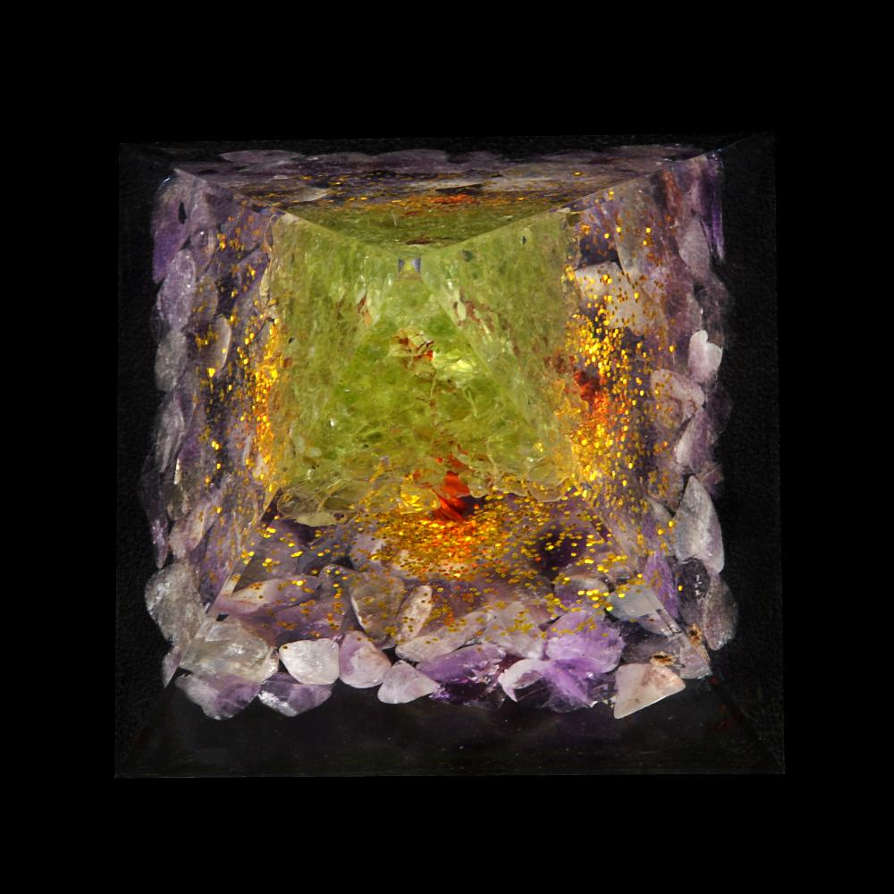 1Pc Natural Stone Chip Pyramid Ornament Decorative, Reiki Healing Crystal Furnishings, Tree of Life Pyramid  Class Desktop Home Decor Jewelry Gift