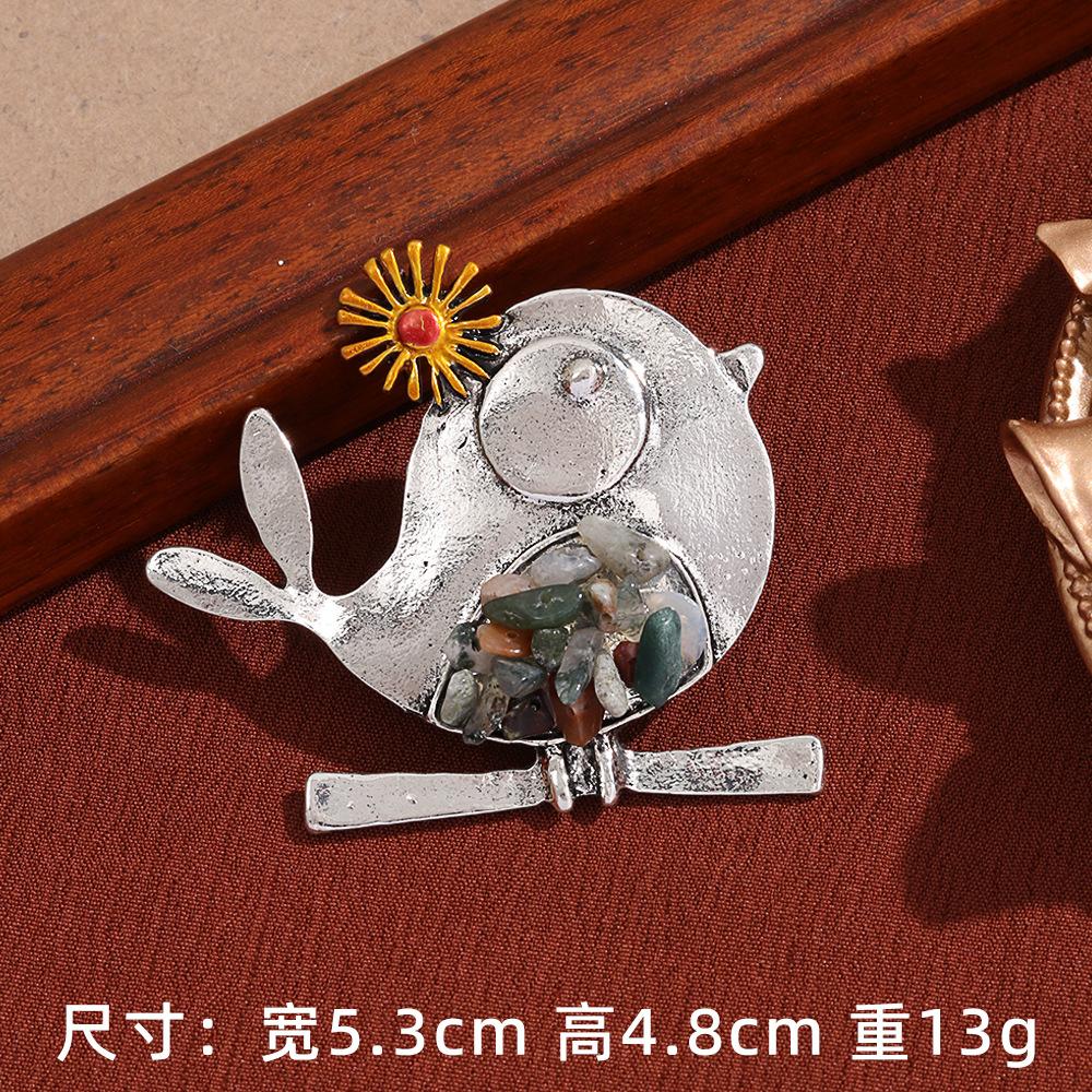 

Autumn and winter bird brooch retro exquisite simple cute animal chick pin anti-light pin brooch accessories