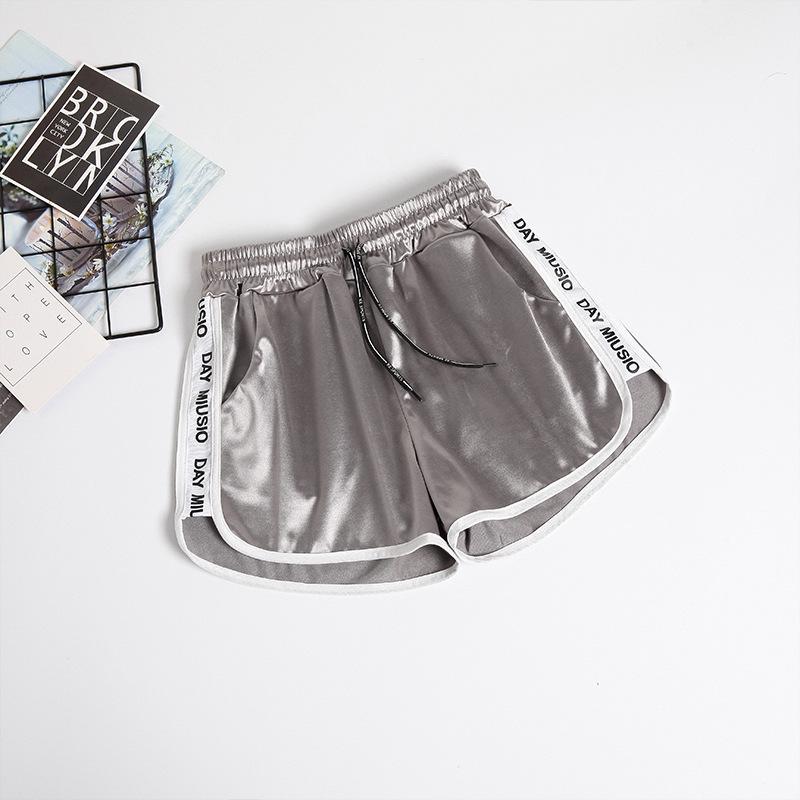 Women's Summer Loose Fit Elastic Waist Wide Leg Shorts for Outdoor Wear
