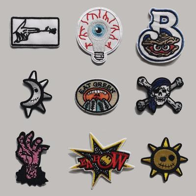 Stickerei-Aufnäher zum Aufbügeln, Totenkopf-Pistolen-Blumen-Mund, zugenähter Augapfel-Applikation, Thermo-Applikation, neuer Wärmeübertragungsstoff, DIY-Kleidungszubehör
