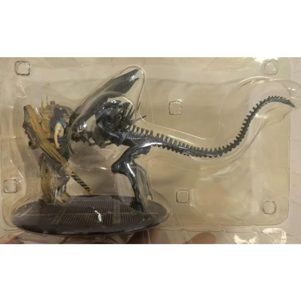 Alien Queen vs. Loading Robot PVC Figure Model Toys 14cm