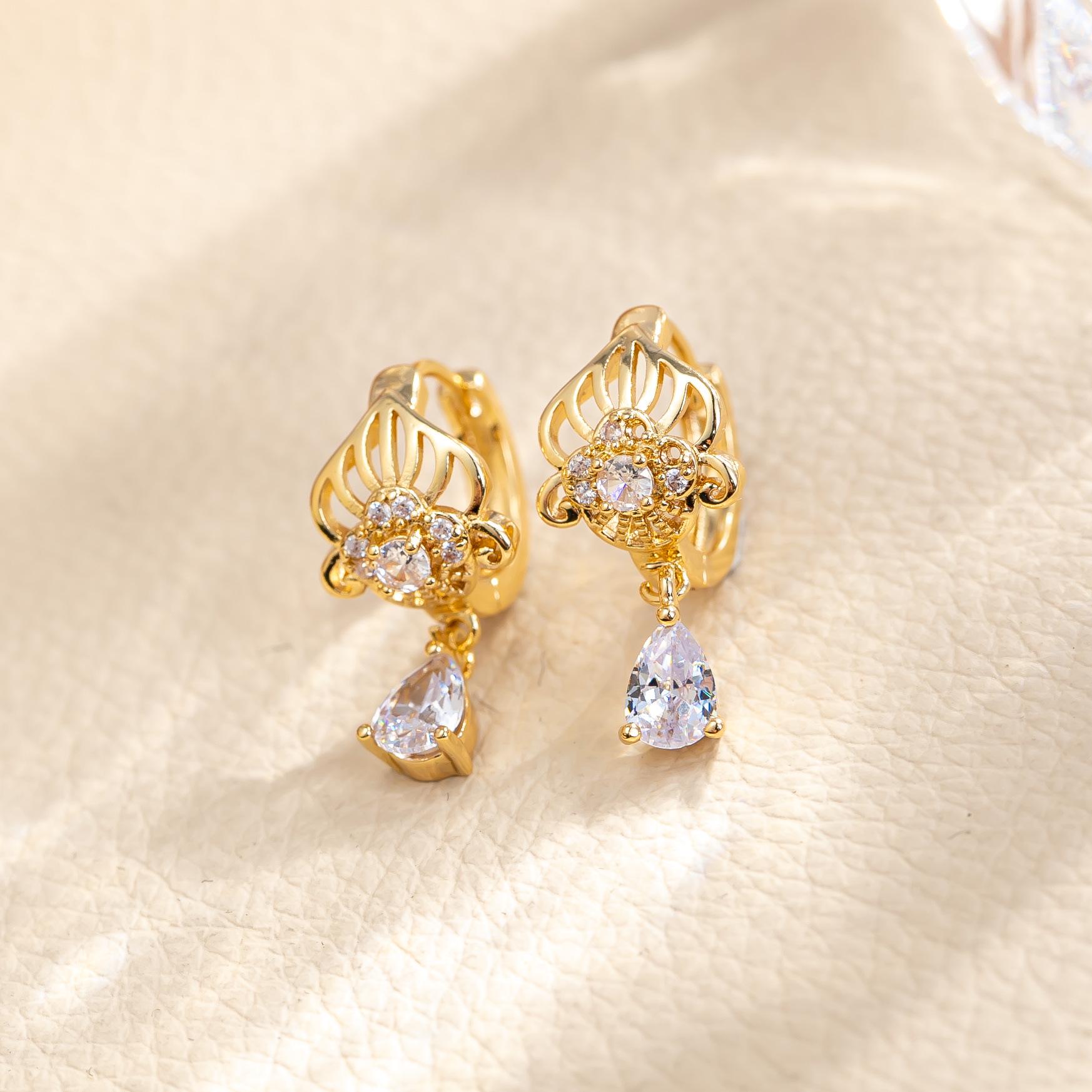 Women s Gold Inlaid Rhinestone Teardrop Earrings - Elegant Socialite Dangle Design