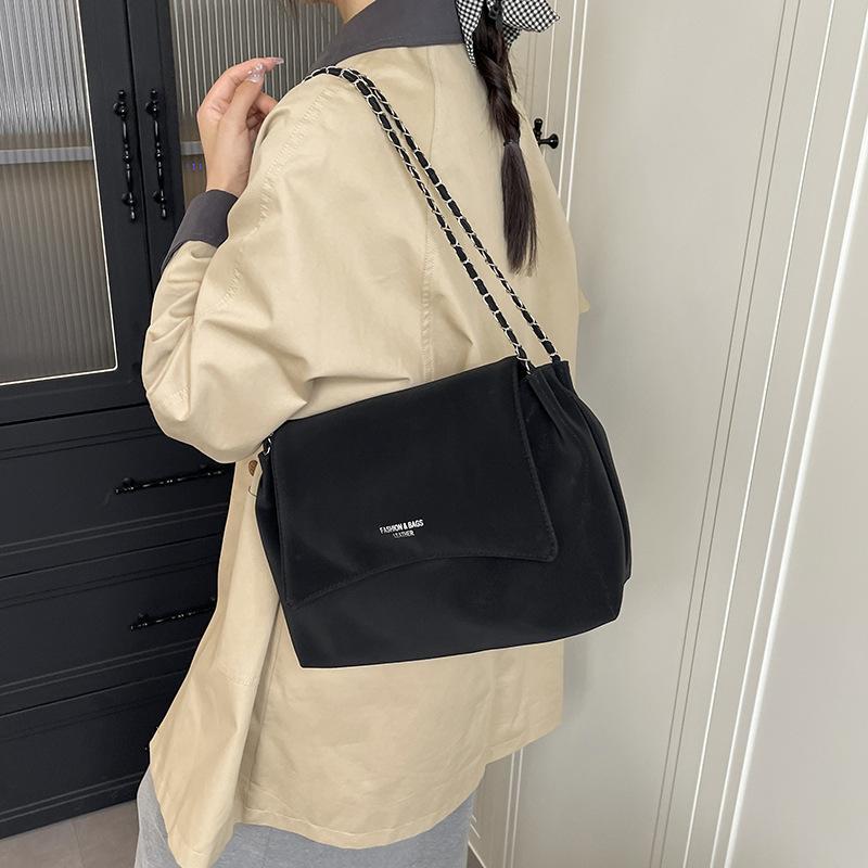 Soft leather large-capacity fashionable and simple commuter chain shoulder bag women's 2025 early autumn new versatile ins tote bag