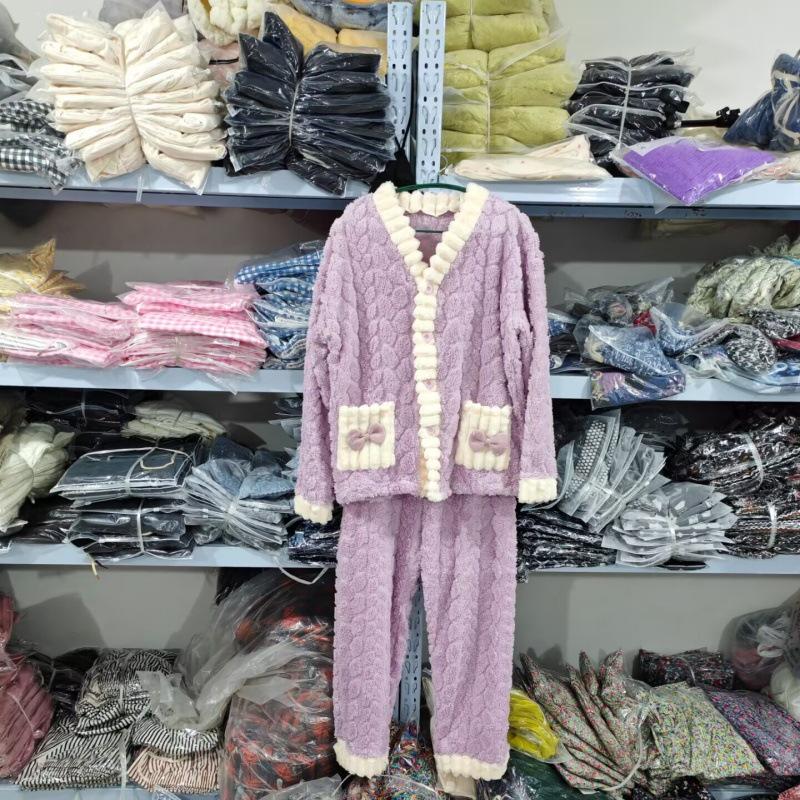 Women's Sweet Style Coral Fleece Pajamas Set with Rabbit Head Jacquard and Bowknot, Thickened for Autumn and Winter 2025.