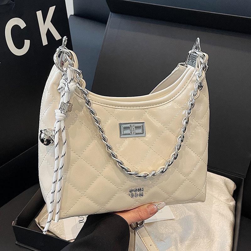 Trend Hot Sale Light Luxury High-end Chain Diamond Underarm Bag Fashionable and Simple Commuter Style Messenger Women's Bag