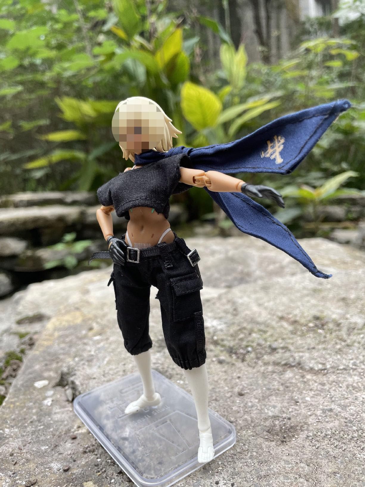 

1/12 scale combat uniform, cargo pants, combat scarf (head and body not included) [Product Contents]: Clothes + Pants + Scarf