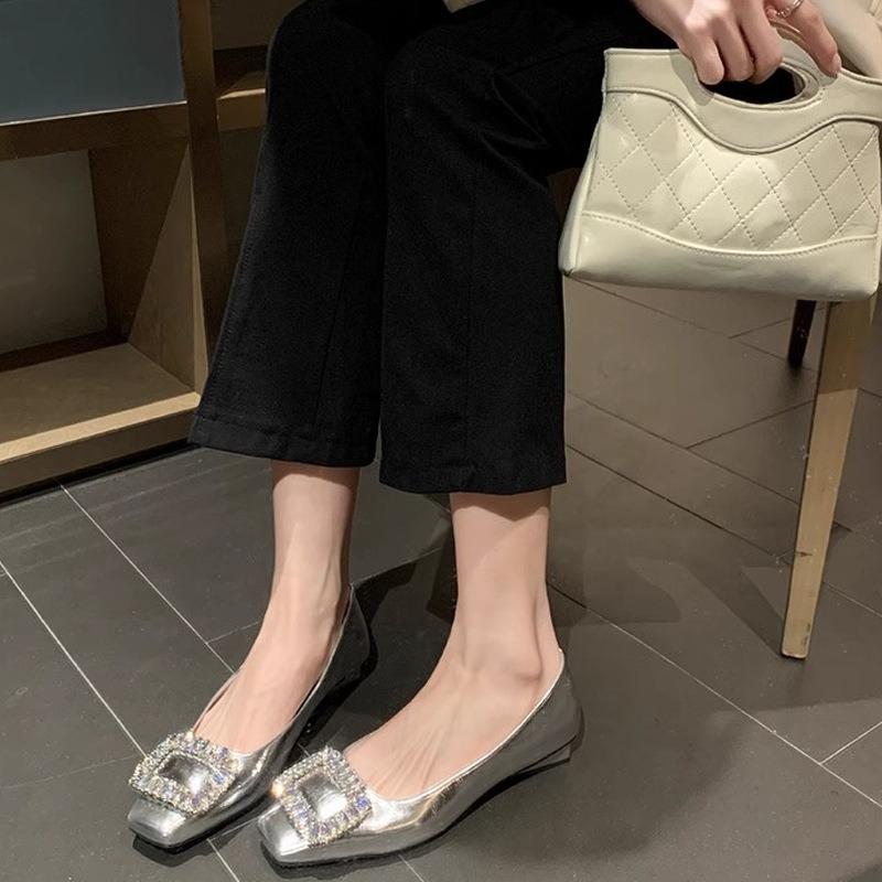Neuer Stil Spitz zulaufende flache Schuhe mit niedrigem Absatz aus weichem Leder, Elegante Damenschuhe