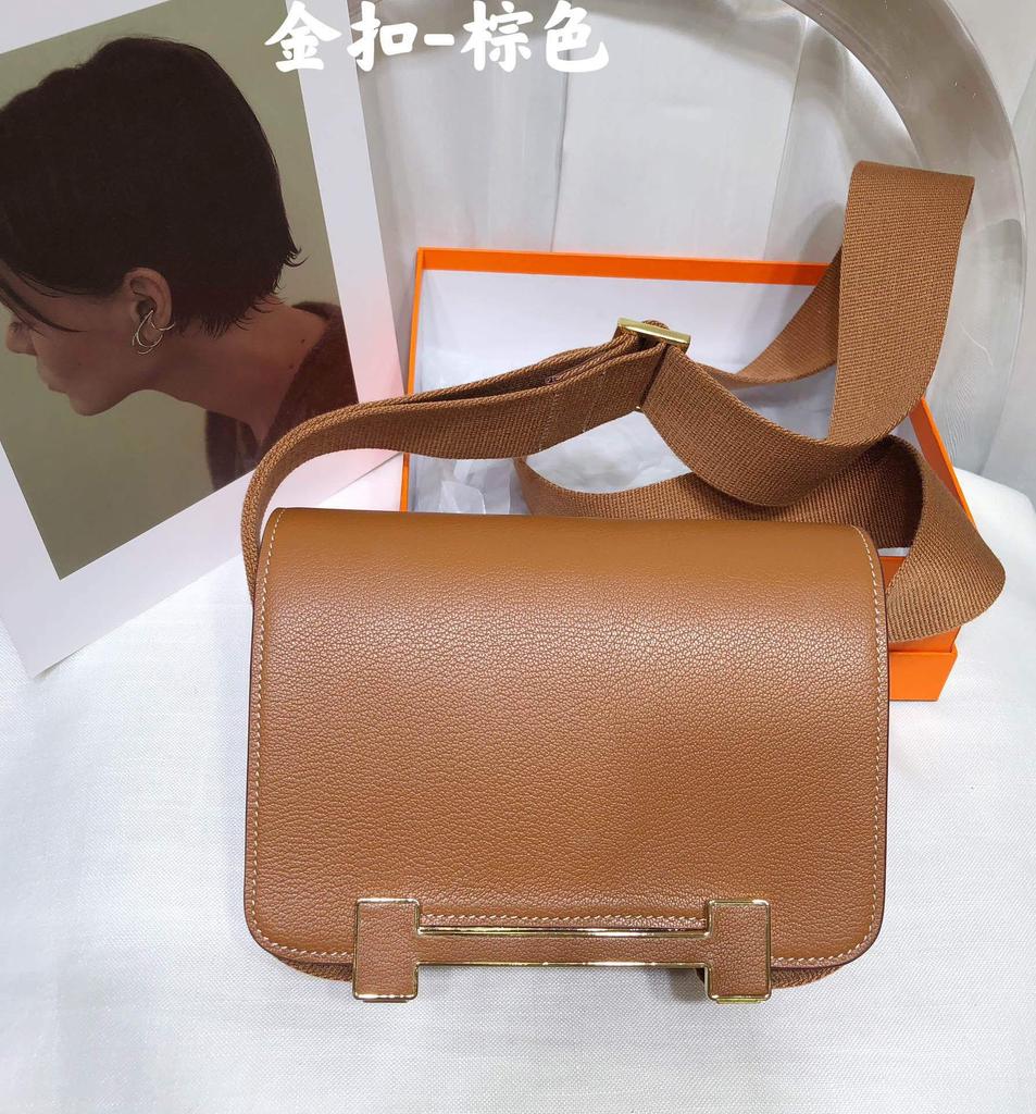 2025 New wide strap geta clog bag leather women's bag commuting versatile one-shoulder crossbody stewardess bag small square bag