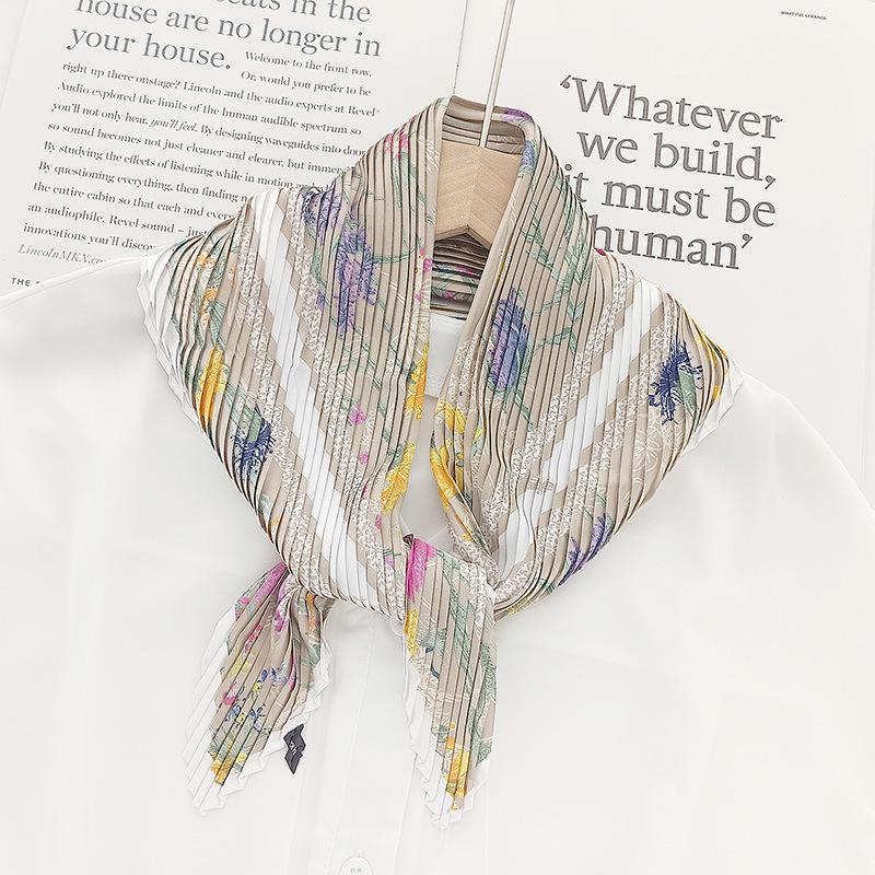 Retro Color Block Crinkled Square Scarf - 70cm Pleated Neckerchief in Imitation Silk for Women