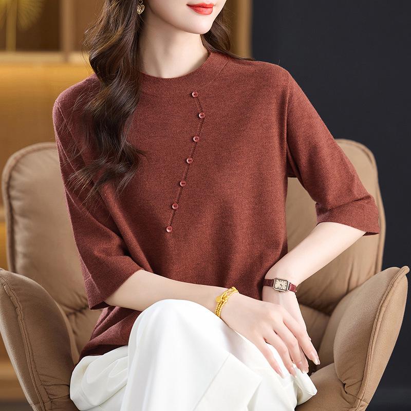Stylish Plus Size Round Neck Knit Top for Middle-Aged Women - Mid-Sleeve Sweater