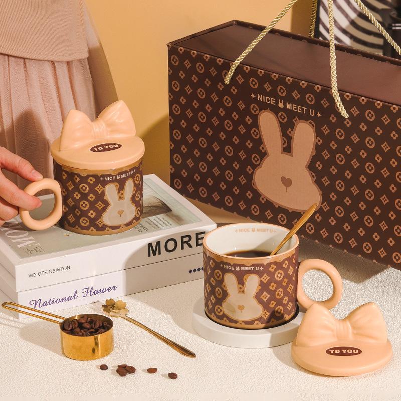 Retro Rabbit Ceramic Mug Souvenir Gift High Value with Cover Autumn and Winter Warm Water Cup Business Event Gift