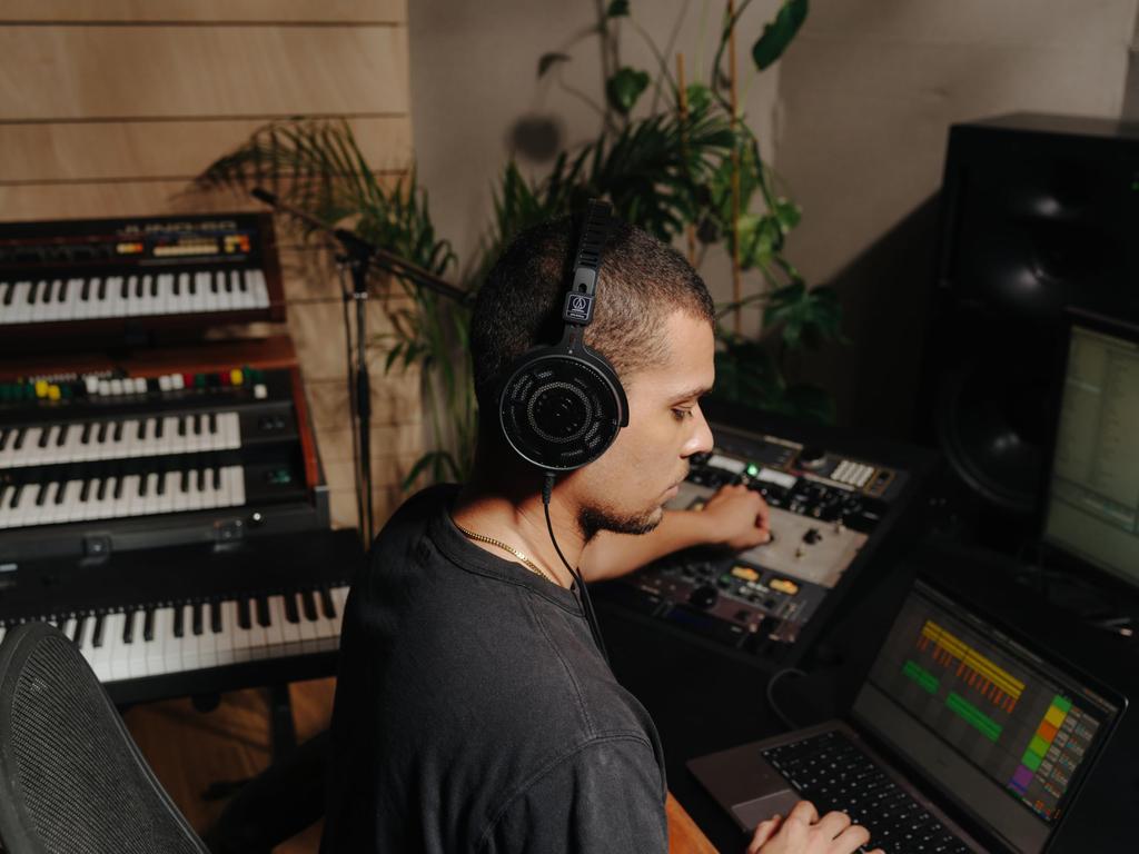 Audio-Technica ATH-R70xa Open-Back Wired Monitor Headphones [For DTM, Mixing, Mastering, and Music Listening, with Detachable 3.0m1.2m Cable and