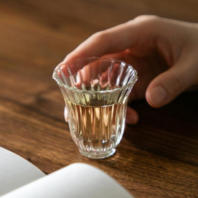 Mini szklanka do herbaty w stylu japońskim Płatki kwiatów Kung Fu Odporna na ciepło Przezroczysta szklanka do picia Filiżanka do herbaty Akcesoria do naczyń do herbaty Nowy