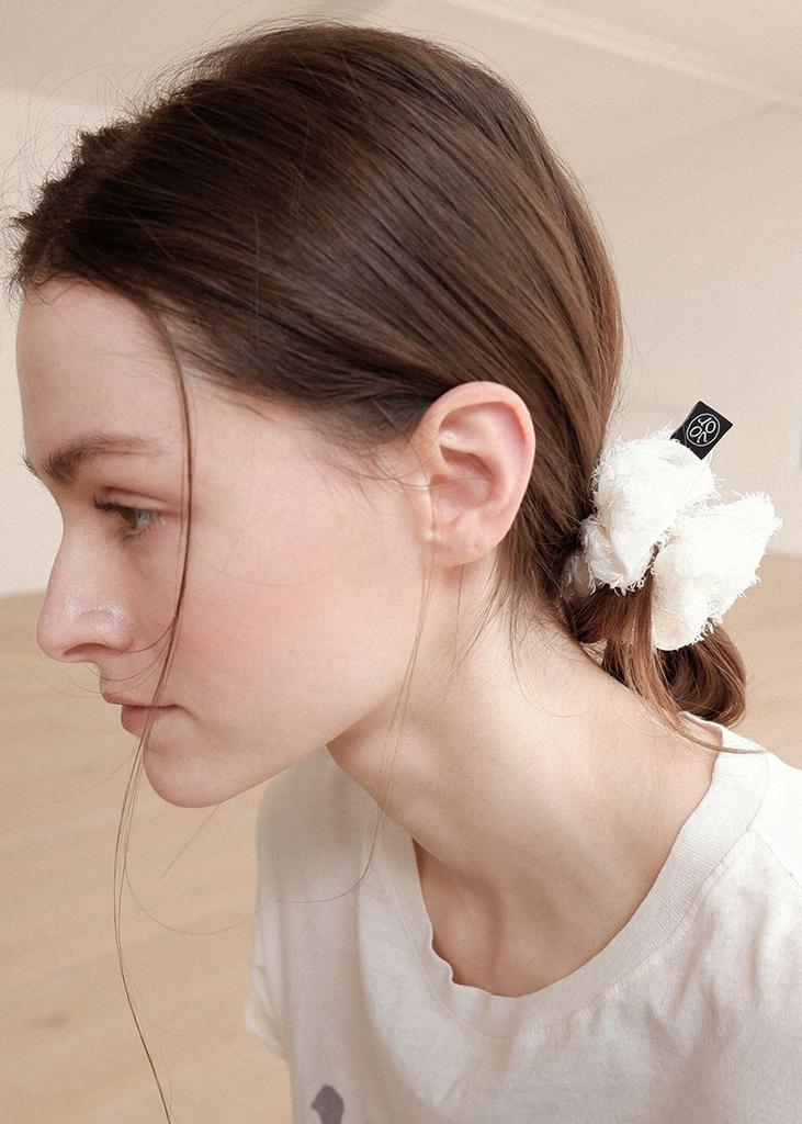 Voor Lace Flower Scrunchie_Cream
