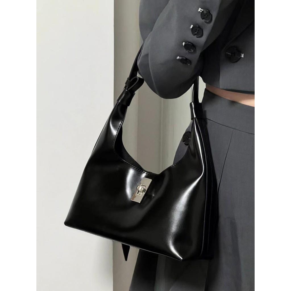 Ielgy Portable Sweet Cool Bag Niche Lock Hot Girl Underarm Bag Retro French Crescent Moon Shoulder Bag