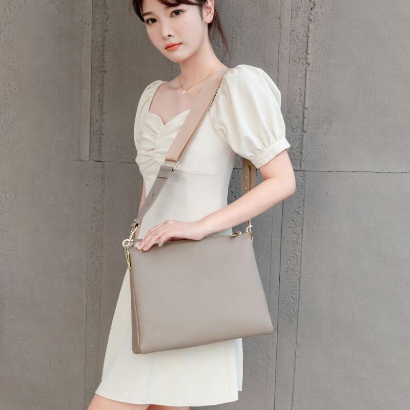 Bag Women's Trendy Leather Shoulder Messenger Bag Premium Texture Portable Commuter Bag Large Capacity Messenger Bag