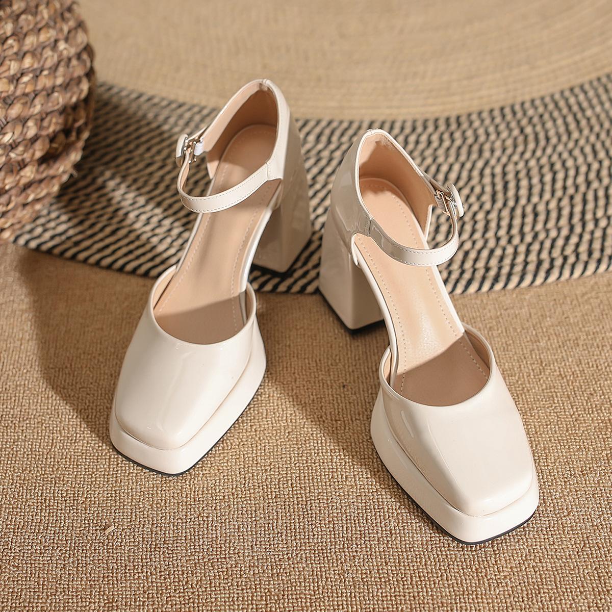 

Водонепроницаемые туфли Мэри Джейн на высоком каблуке с квадратным носком, женские, весна 2025, новые, с ремешком на одну пряжку, на полой толстой подошве, на толстом каблуке, одинарные туфли 40