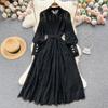 Damen Frühling und Herbst Revers Heavy Industry Haken Blumenausschnitt Französisches Spitzenkleid Femininer Sinn Swing Over The Knee Langes Kleid