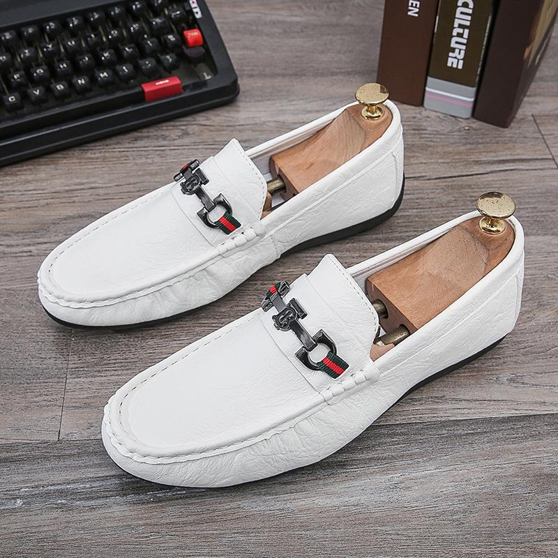 Nowość wiosenna czarne buty pojedyncze leniwe buty Doudou męskie modne koreańska wersja casualowe skórzane buty męskie miękkie skórzane mokasyny wsuwane