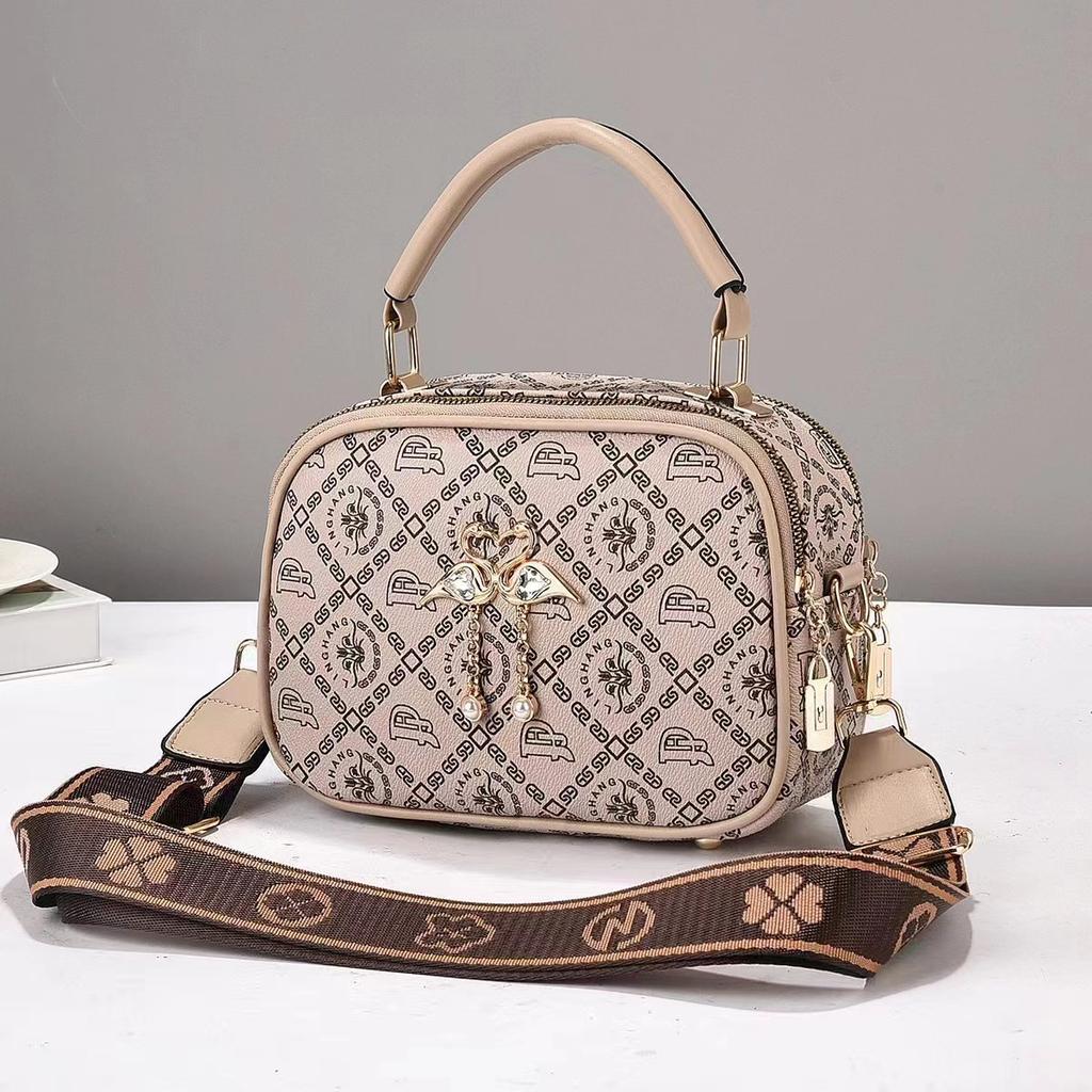 Die Neue Tasche Damen Einfacher Druck Freizeit Senior-Sinn Alle Schultertasche Damen Kleine Quadratische Tasche Hand Umhängetasche