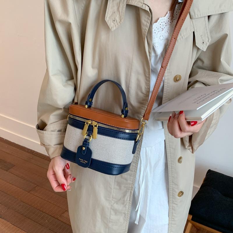 New niche design fashionable contrasting color cosmetic bag portable shoulder crossbody trendy women's bag