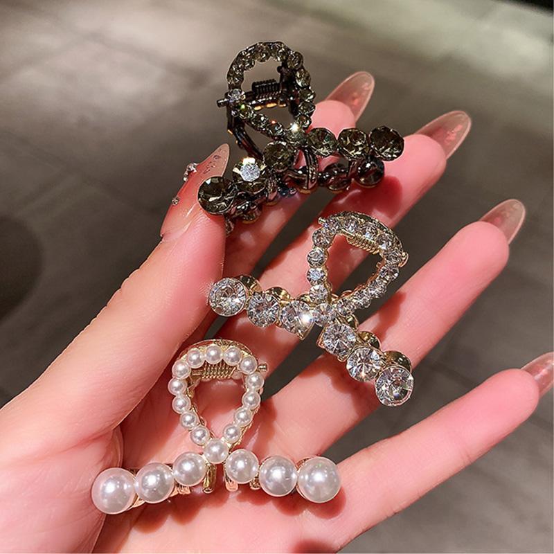 Hochwertiger Perlen-Strass-Haargreifer Kleine Größe Sommer Damen Einfacher Metall-Seitenclip Hinterkopf Halbhochgesteckte Kreuz-Haarspangen