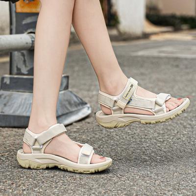 Novas Sandálias Femininas de Salto Aumentado Versão Coreana com Plataforma, Clássicas, Modernas, Antiderrapantes, Confortáveis, Sapatos de Praia Femininos