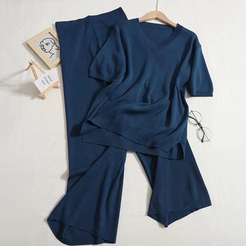 

Модный вязаный костюм-двойка для трансграничной торговли: Свободный топ с разрезом и драпированные брюки прямого кроя с высокой посадкой Medium синий