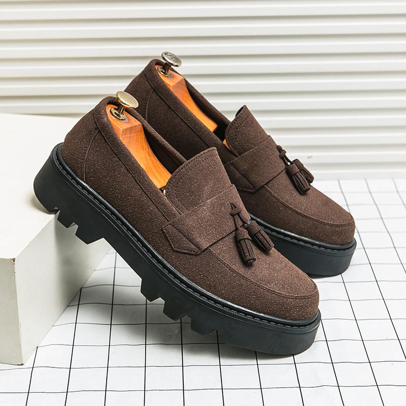 Fashion Reverse Suede Thick Sole Men Oxford Shoes Comfortable Formal Tassels Loafers Business Dress Shoes Casual Men Shoes Mens Footwear
