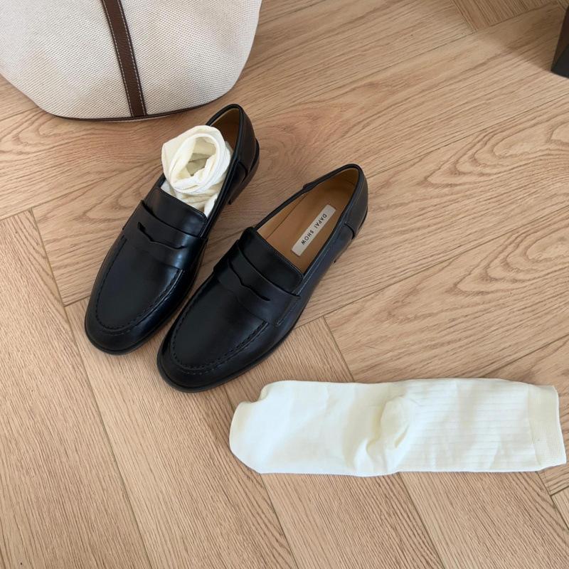 

2025 new autumn and winter thick heel retro simple suede loafer single shoes women s British style commuting deep mouth small leather shoes 39 чорний