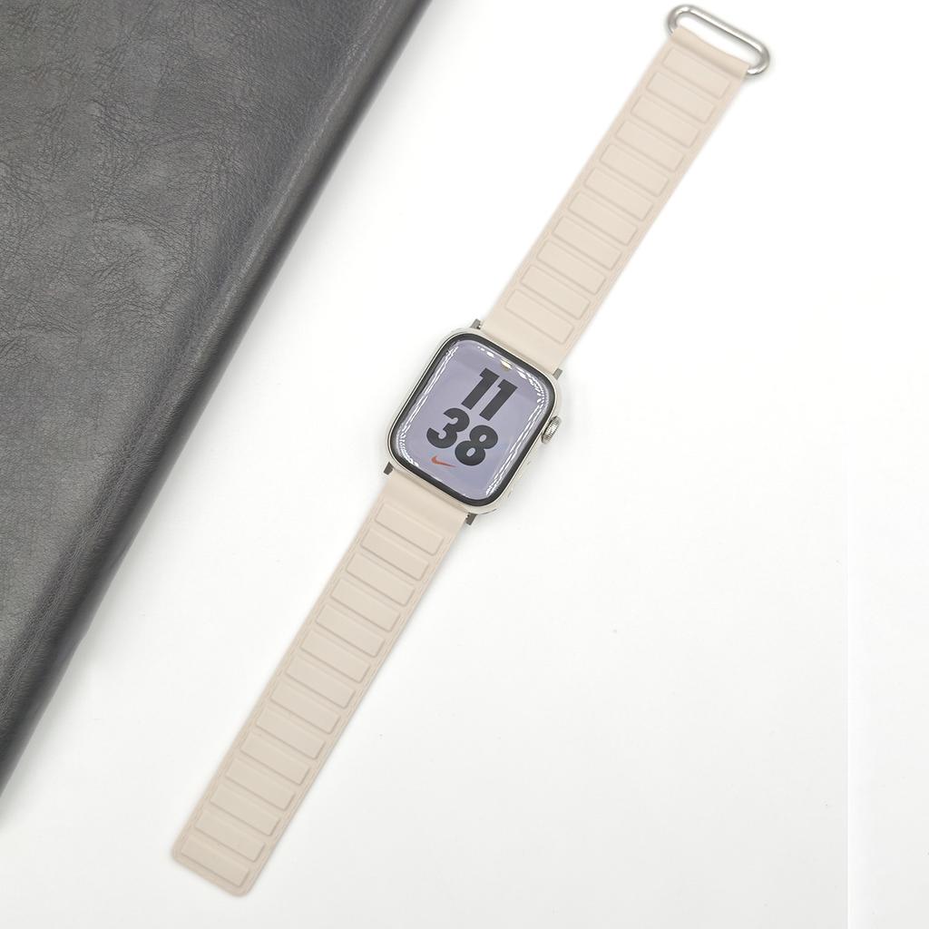 Silicone Strap for Apple Watch Ultra 3 2 1 49mm/Series 11 10 46mm/9 8 7 45mm/SE3 SE2 SE 6 5 4 44mm/3 2 1 42mm Magnetic Buckle Watch Band