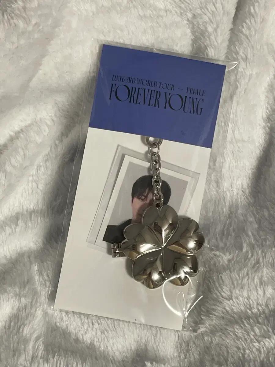 

DAY6 (original price) Young Kei Kang Young Hyun Locket Pendant + 8 types of competition